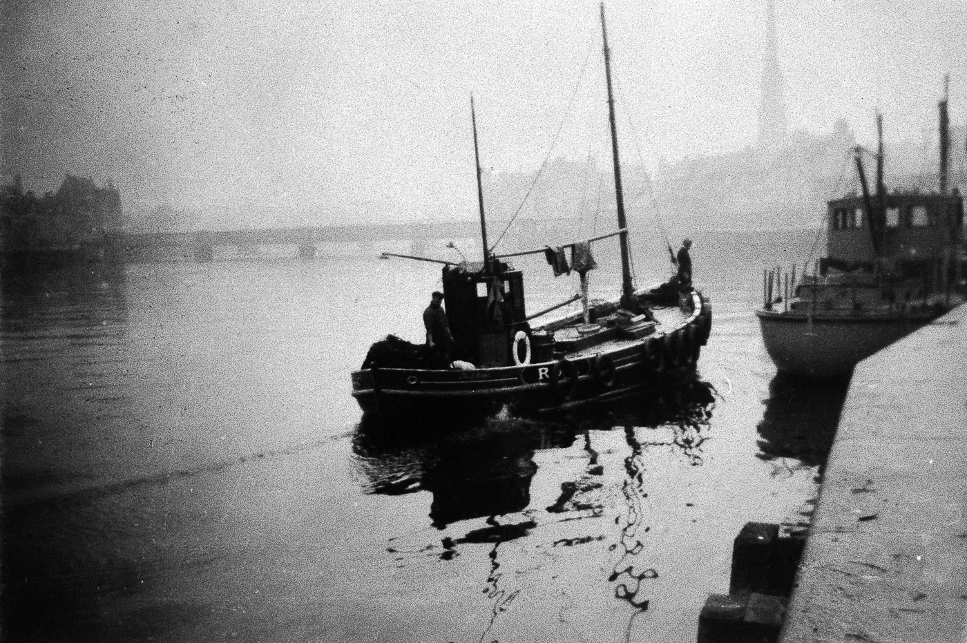 'Dewy Rose', RO5, arriving at Ayr harbour, 1952.