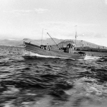 Ringnetter 'Mary Manson', OB70, at sea, c.1964.