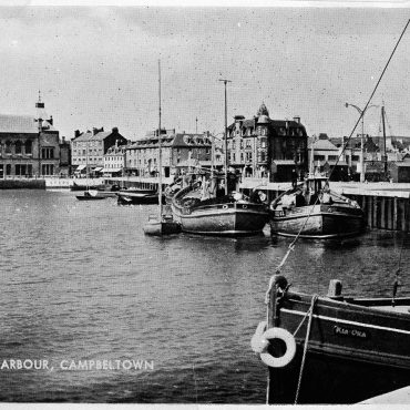 Postcard entitled 'The Harbour, Campbeltown'