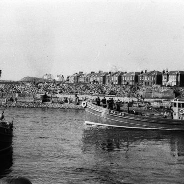 Aliped VIII BA155 leaving harbour, Girvan, 1964